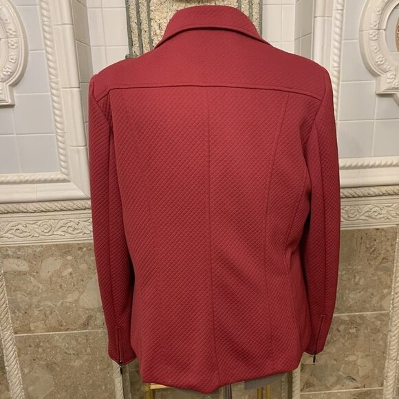 EAST 5TH. Size 18T Tall. Long Sleeve Lined Embossed. Zip at Wrist. WTC - Picture 6 of 8